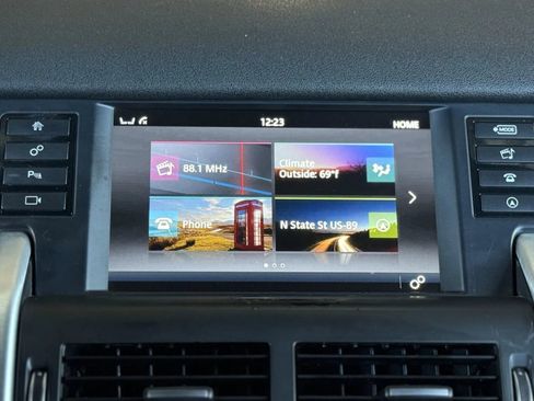 Used 2015 Land Rover Discovery Sport HSE Luxury image 31