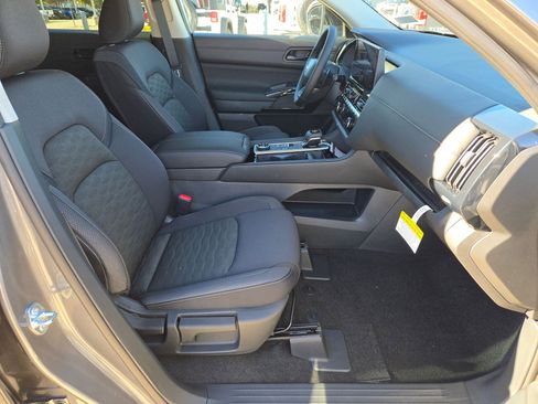 New 2026 Nissan Pathfinder SV AWD/4WD image 18
