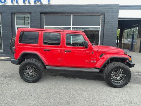 Used 2020 Jeep Wrangler Unlimited Sahara w/ Uconnect 4C Nav & Sound Group AWD/4WD image 10