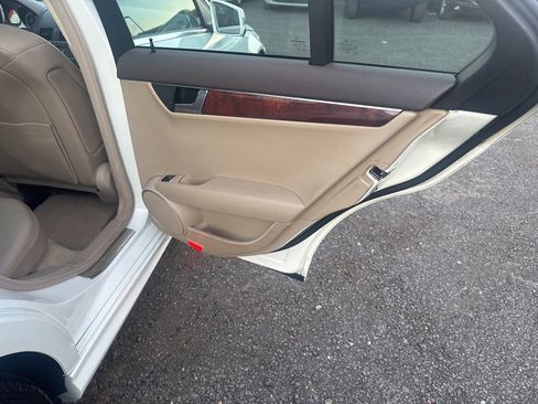 Used 2011 Mercedes-Benz C 300 4MATIC Sedan image 44