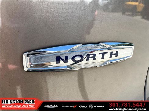 Used 2020 Jeep Cherokee Latitude w/ Quick Order Package 26F North AWD/4WD image 24