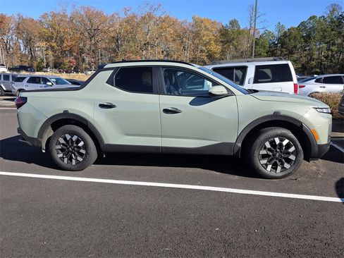 Used 2025 Hyundai Santa Cruz SEL image 2