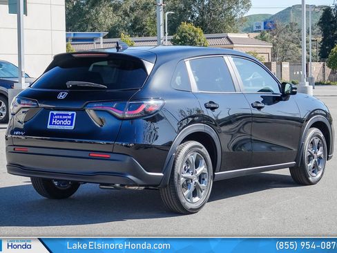 New 2026 Honda HR-V LX image 8