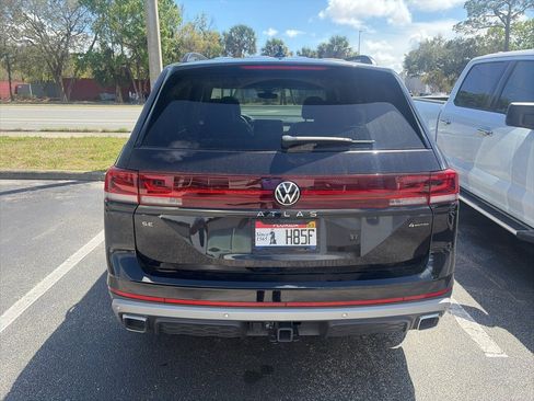 Used 2024 Volkswagen Atlas Peak Edition SE image 14
