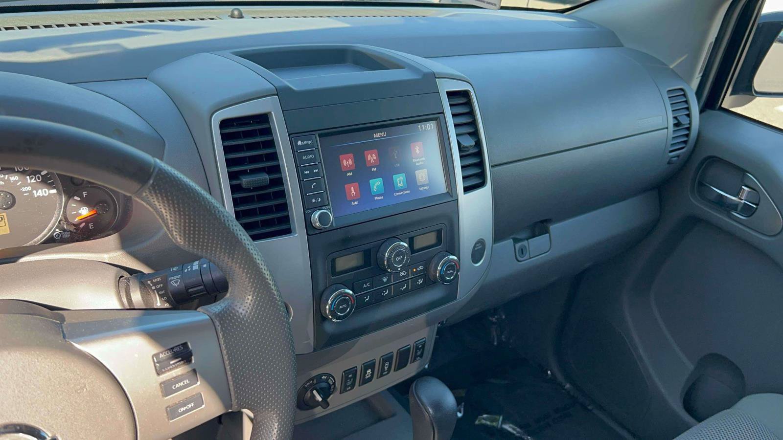 Used 2021 Nissan Frontier SV w/ Midnight Edition Floor Mats AWD/4WD image 23