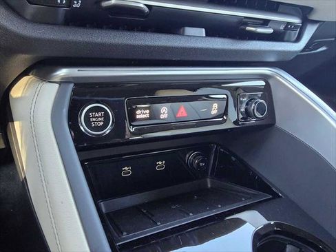 New 2025 Audi Q5 Prestige image 31