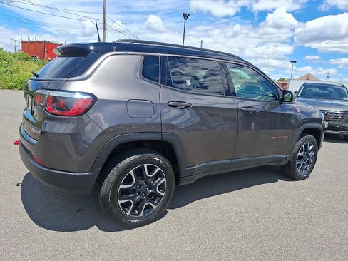 Used 2019 Jeep Compass Trailhawk w/ Cold Weather Group AWD/4WD image 6