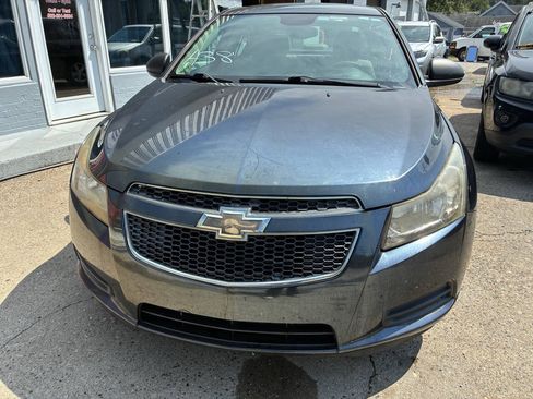 Used 2013 Chevrolet Cruze LS FWD image 6