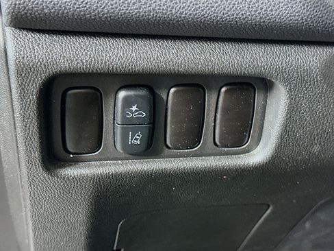 Used 2025 Mitsubishi Outlander Sport LE AWD/4WD image 17