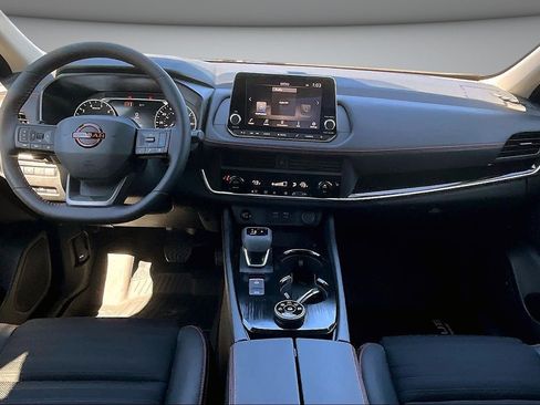 Used 2026 Nissan Rogue SV AWD/4WD image 7