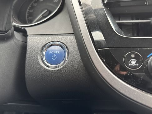 Used 2023 Toyota Camry SE image 18