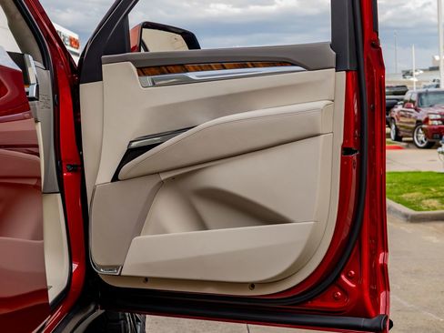 Used 2025 Cadillac Escalade Sport Platinum w/ LPO, Floor Liner Package image 40