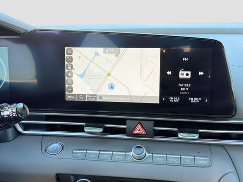 Used 2025 Hyundai Elantra SEL image 26