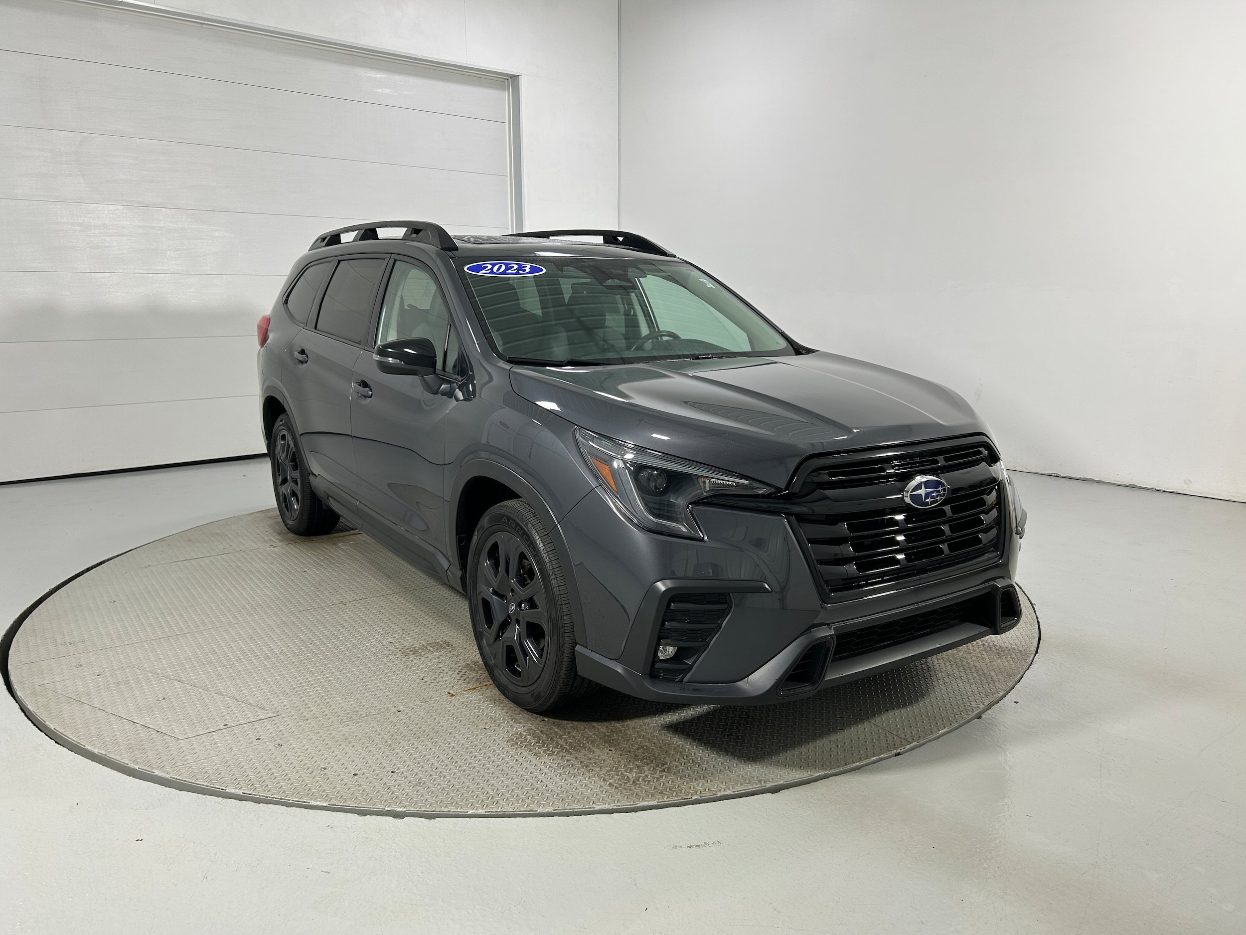 Used 2023 Subaru Ascent Onyx Edition AWD/4WD image 2