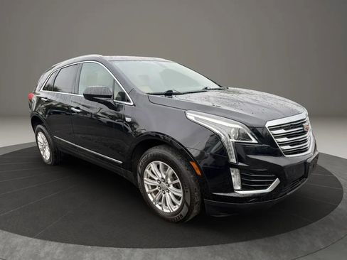 Used 2018 Cadillac XT5 AWD image 3
