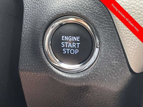 Used 2020 Toyota RAV4 XLE AWD/4WD image 29