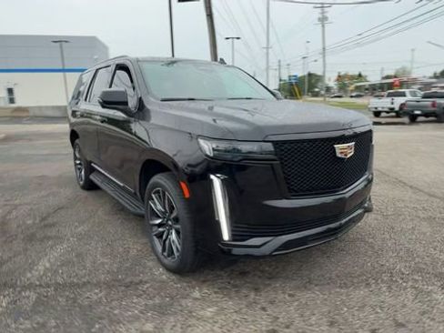 Used 2023 Cadillac Escalade Sport AWD/4WD image 2