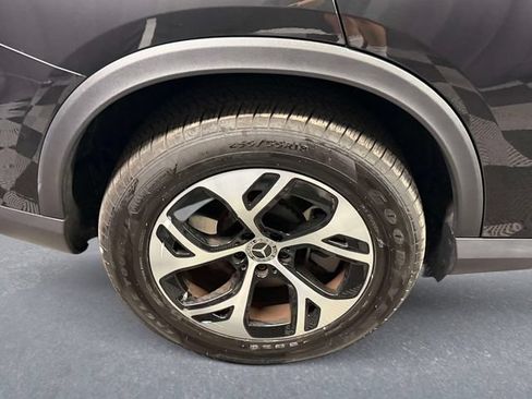 Used 2025 Mercedes-Benz GLC 350e 4MATIC image 7