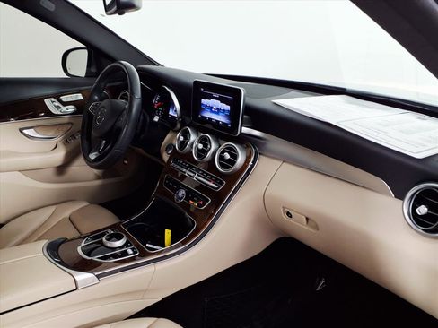 Used 2018 Mercedes-Benz C 300 4MATIC Sedan image 9