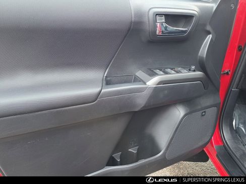 Used 2023 Toyota Tacoma TRD Off-Road w/ TRD Premium Off Road Package image 11