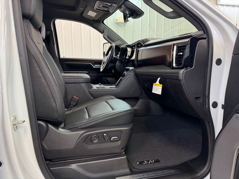 New 2026 GMC Sierra 3500 Denali w/ Technology Package AWD/4WD image 27