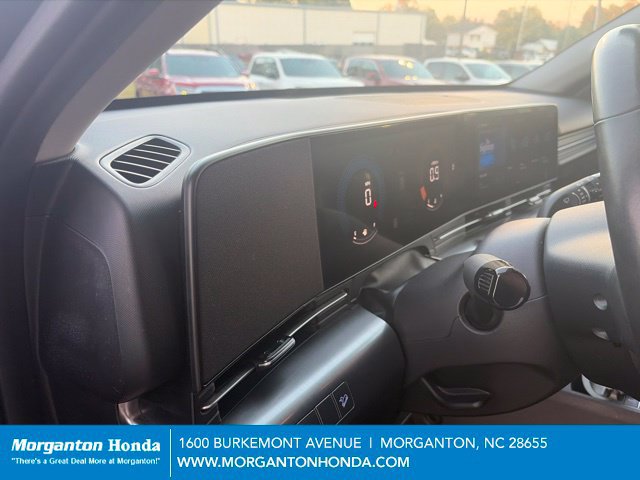 Used 2025 Hyundai Kona SEL AWD/4WD image 14