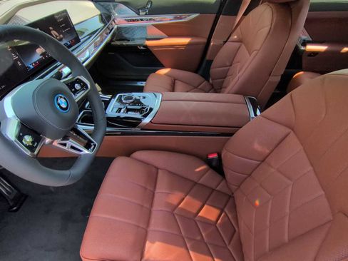 Used 2026 BMW i7 xDrive60 w/ Executive Package AWD/4WD image 16
