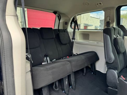 Used 2015 Dodge Grand Caravan SXT w/ UConnect Hands-Free Group image 22