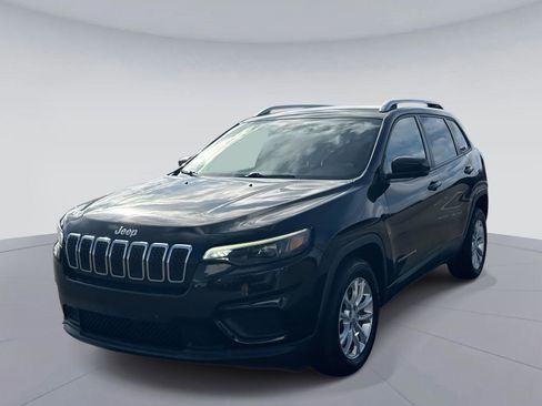 Used 2020 Jeep Cherokee Latitude w/ Cold Weather Group FWD image 8