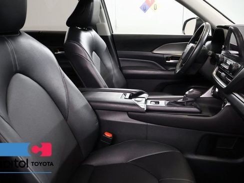 Certified 2024 Toyota Grand Highlander AWD image 26