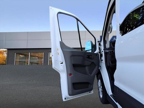 Used 2024 Ford Transit 350 XLT image 13