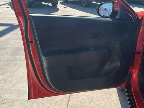 Used 2024 Hyundai Kona SEL FWD image 5