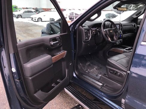 Used 2020 Chevrolet Silverado 1500 High Country w/ Technology Package image 11