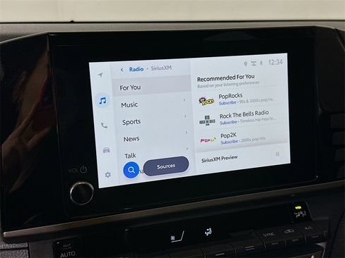 Used 2025 Toyota Camry LE image 28