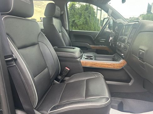 Used 2018 Chevrolet Silverado 2500 High Country w/ Duramax Plus Package AWD/4WD image 28