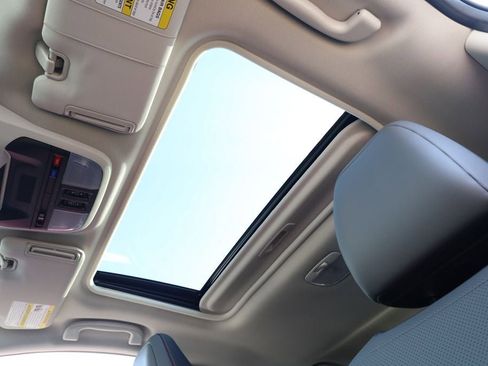New 2026 Subaru Crosstrek 2.5i Limited AWD/4WD image 9