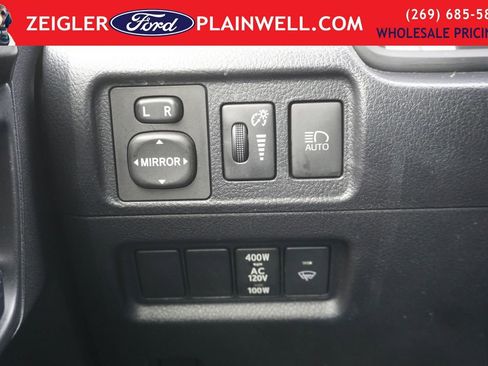 Used 2024 Toyota 4Runner TRD Off-Road image 29