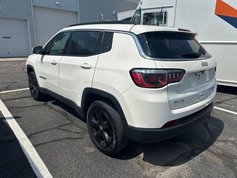 Used 2019 Jeep Compass Latitude w/ Popular Equipment Group AWD/4WD image 2