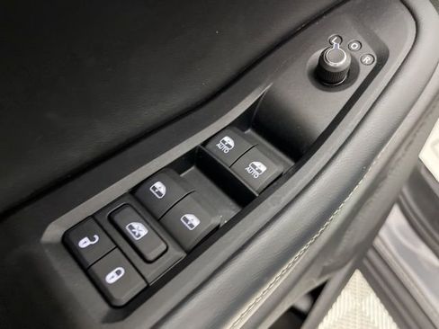 Used 2023 Jeep Grand Cherokee L Laredo w/ Luxury Tech Group I image 33