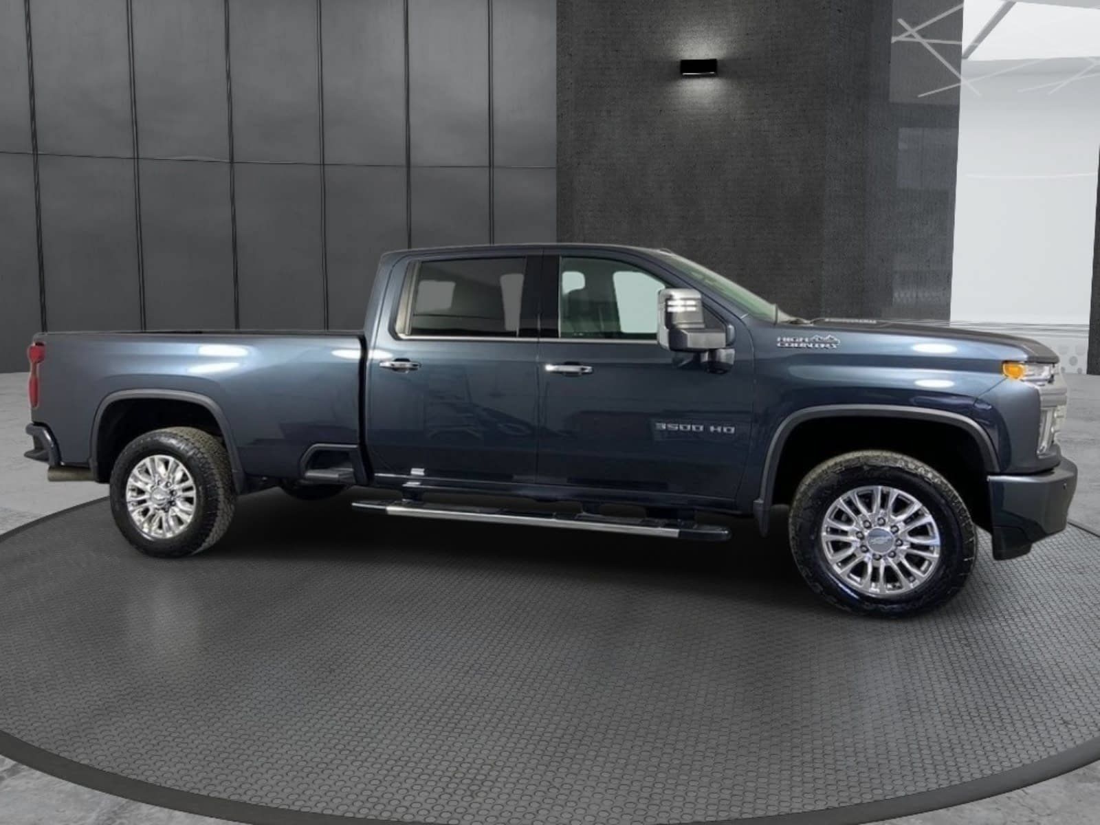 Used 2020 Chevrolet Silverado 3500 High Country AWD/4WD image 4