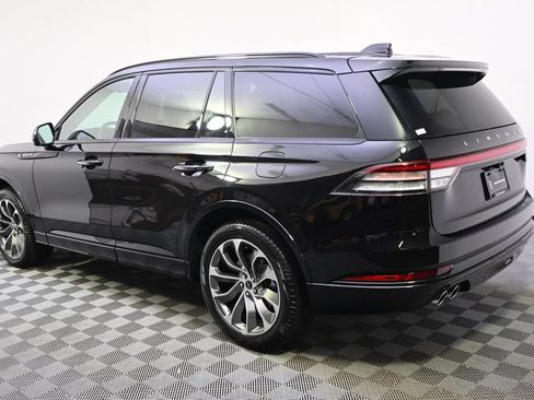 New 2026 Lincoln Aviator AWD w/ Jet Appearance Package image 3