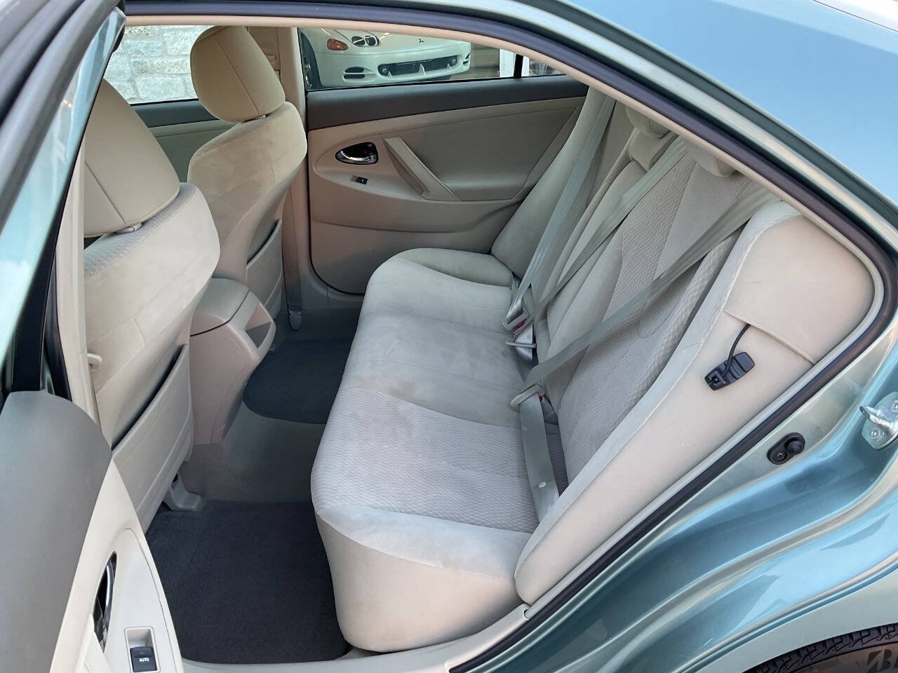Used 2011 Toyota Camry LE FWD image 23
