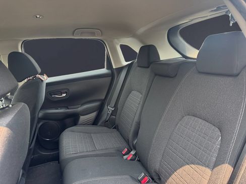 Used 2025 Honda HR-V LX image 13