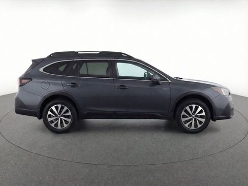 Used 2021 Subaru Outback Premium image 8