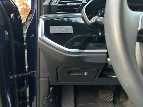 Used 2025 Audi Q3 2.0T Premium image 19