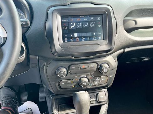 Used 2019 Jeep Renegade Latitude w/ Popular Equipment Group image 15