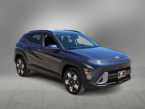 Certified 2025 Hyundai Kona SEL AWD/4WD image 2