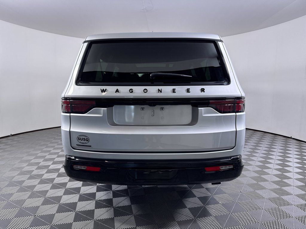 Used 2023 Jeep Wagoneer L Series II AWD/4WD image 13