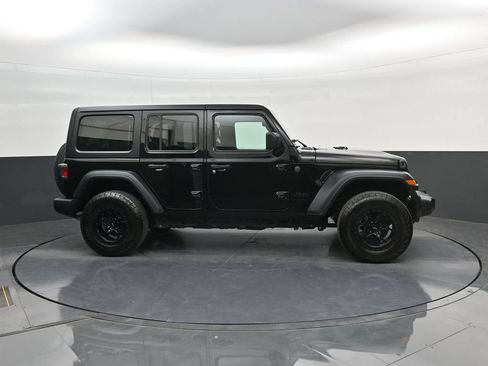 Used 2024 Jeep Wrangler Unlimited Sport AWD/4WD image 9