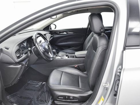 Used 2019 Buick Regal Essence image 11